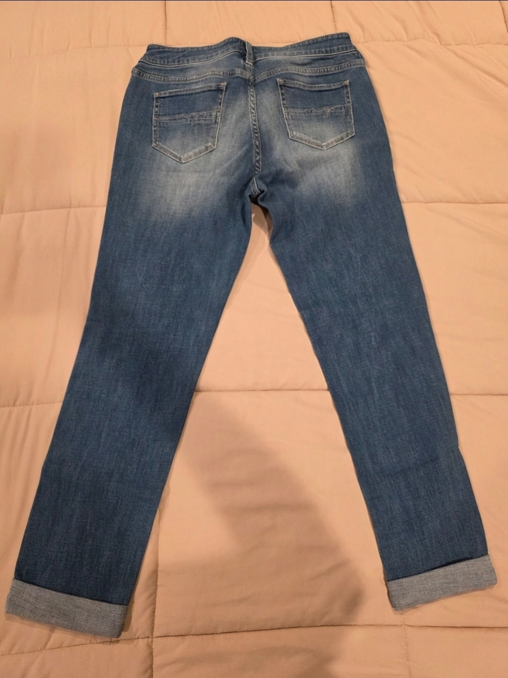 New York & Company Soho Boyfriend Jeans Size 6 NWT Distressed Sequin Detail - Picture 2 of 5